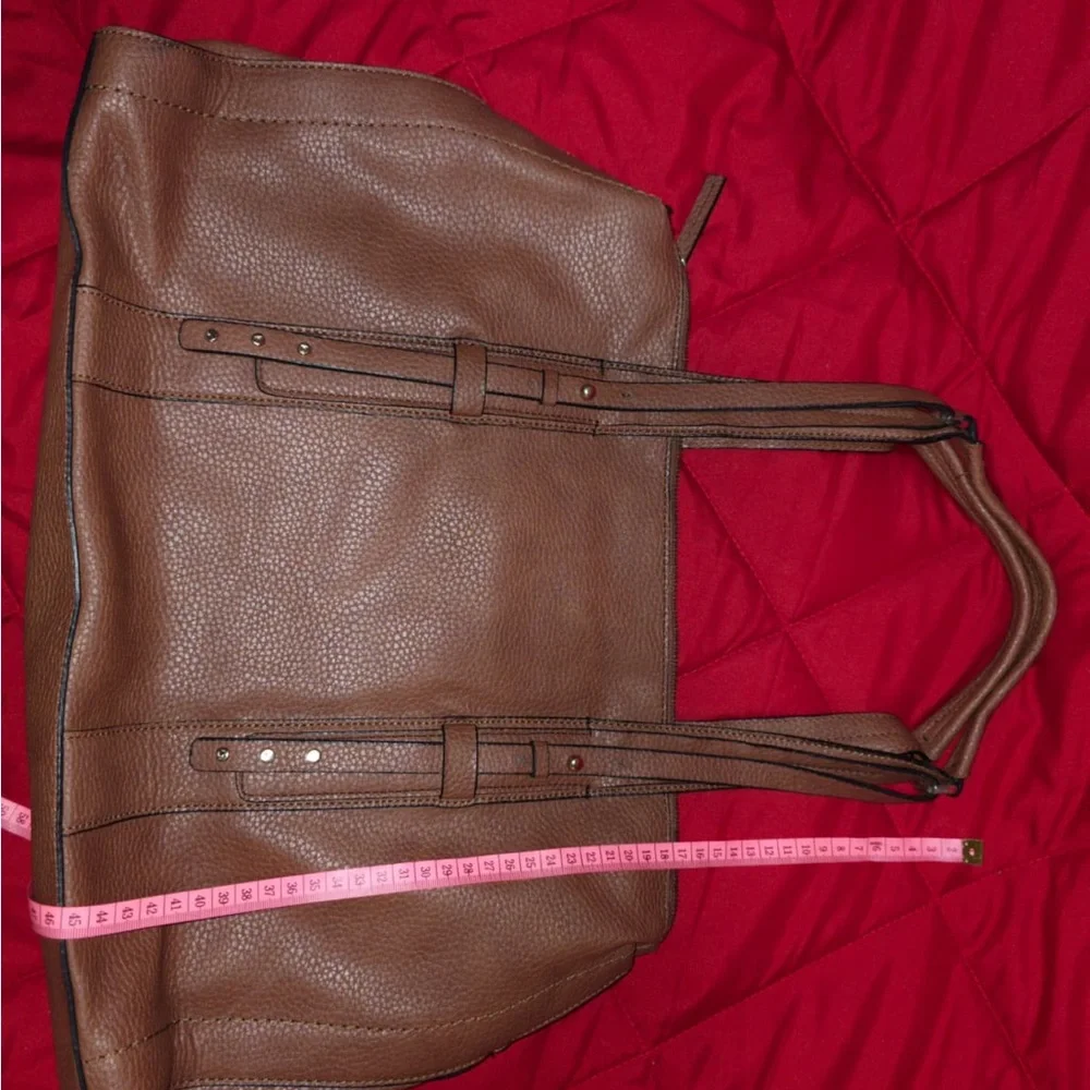 Liz Claiborne Tan Duffel Bag